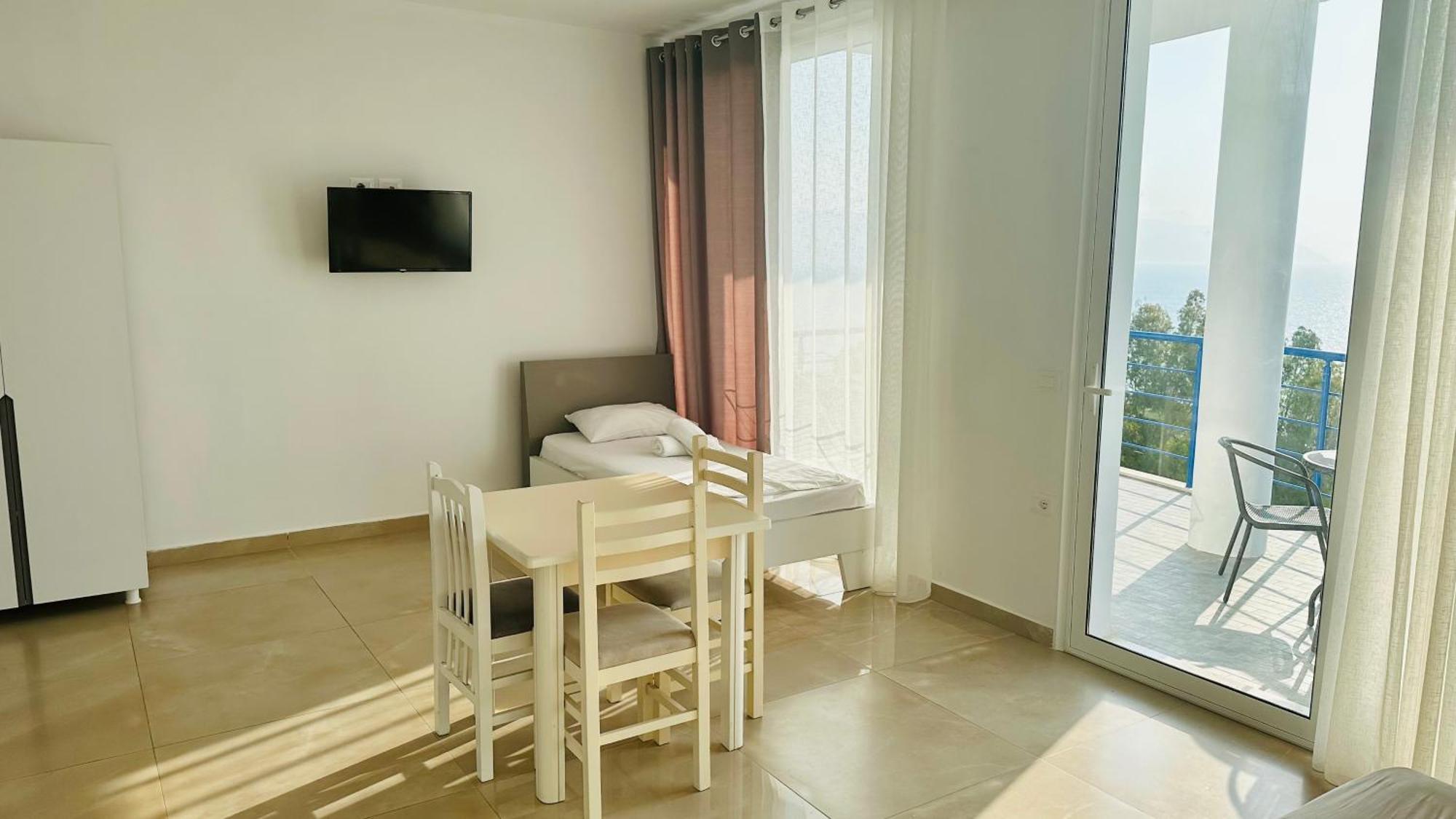Jico Travel - Villa Colombo Влёра Номер фото