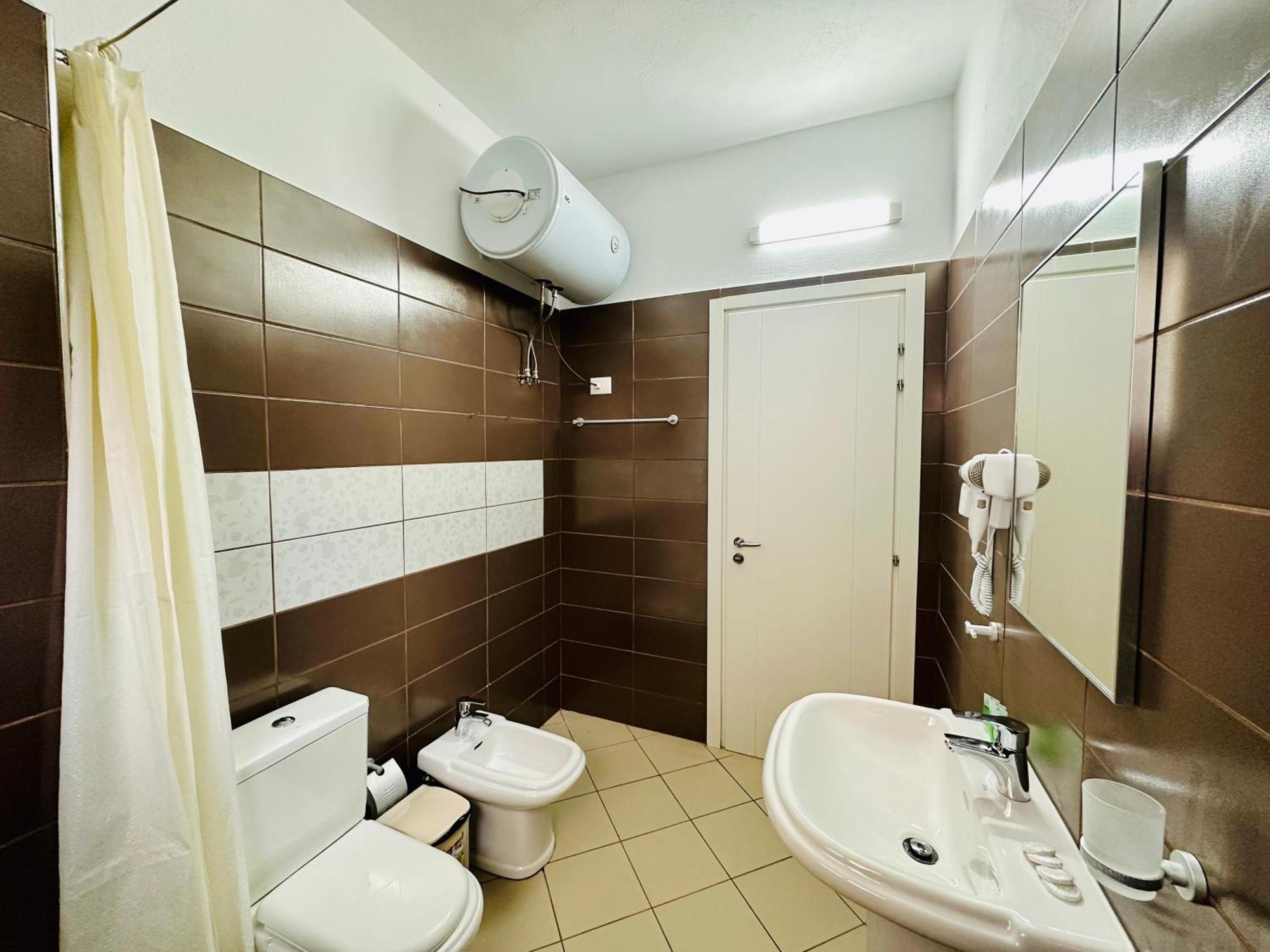 Jico Travel - Villa Colombo Влёра Номер фото