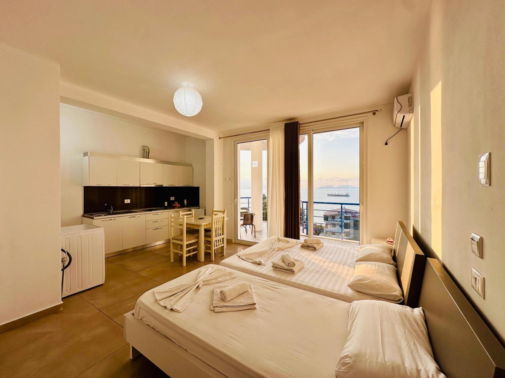 Jico Travel - Villa Colombo Влёра Экстерьер фото